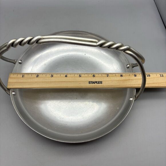 Vintage BW Buenilum Smooth Aluminum Round Metal Tray w/ Twisted handle 9" - Picture 10 of 12